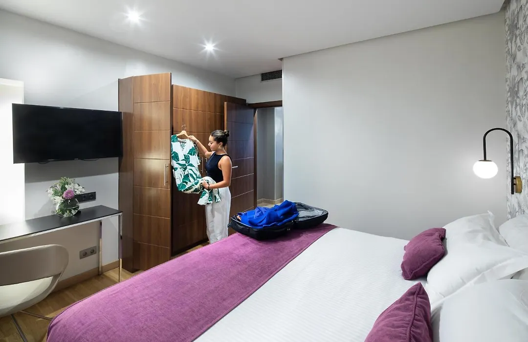 Apartosuites Jardines de Sabatini-1